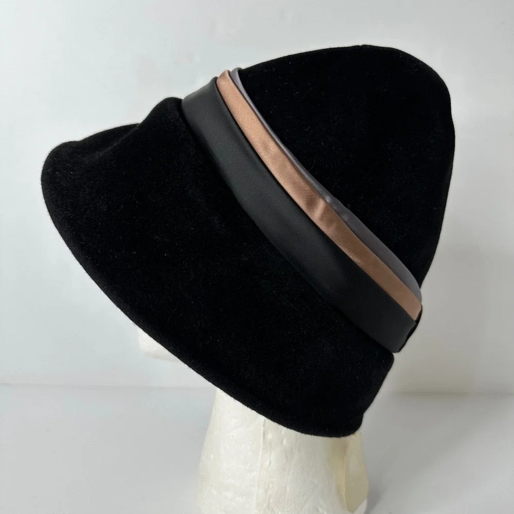 Vintage Parks-Belk Black Genuine Velour Fur Cloche Hat Union Made Size 22 Bow‎
